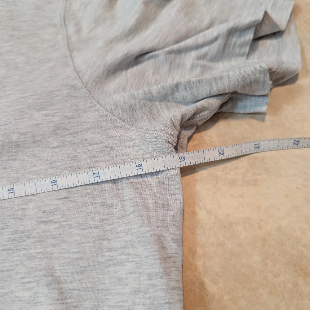 Lululemon 5 Year Basic Tee - Picture 2 of 3